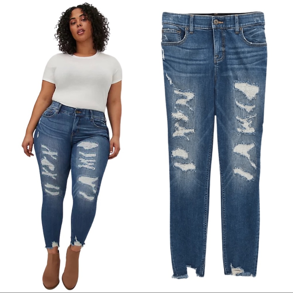 BOMBSHELL SKINNY JEAN - PREMIUM STRETCH ECO MEDIUM WASH WITH DISTRESSED HEM